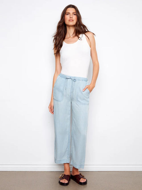 Pantalon Charlie B C5768-578C-140 tencel jambe large bleu pâle pour femme – Léger et confortable, parfait pour quotidien, sorties et week-end