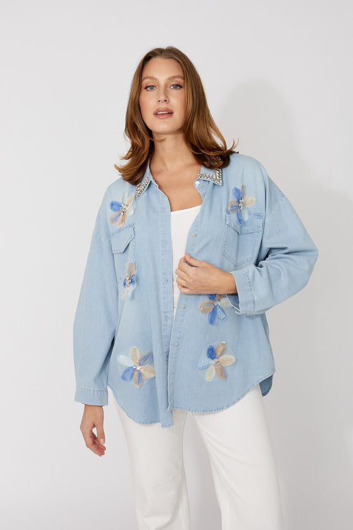 Chemise Frank Lyman 266582 pour femme – Chemise en denim clair à broderies florales au style chic et contemporain