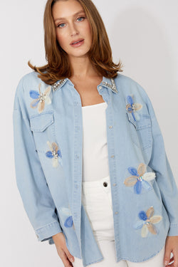 Chemise Frank Lyman 266582 denim clair broderies florales pour femme – Décontractée-chic et artistique, parfaite pour quotidien, bureau, sorties et week-end
