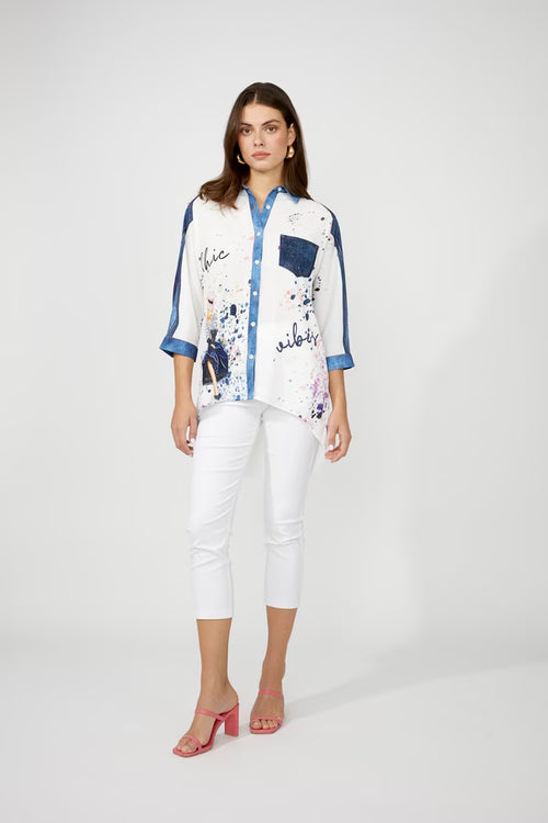 Chemise artistique Frank Lyman 256740U – Imprimé graphique blanc et bleu denim, coupe ample décontractée, pièce statement polyvalente