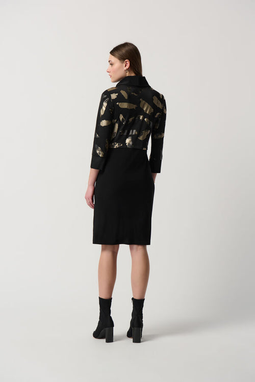 Robe noire à manches longues avec imprimé artistique doré Joseph Ribkoff 234100 – Élégance sophistiquée et glamour pour la femme moderne, des occasions spéciales aux sorties chic