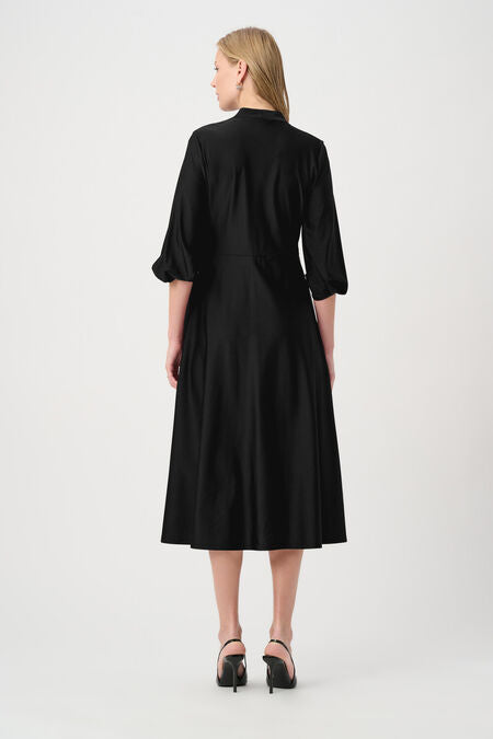 Robe Portefeuille Midi Satin Noir Manches Bouffantes Joseph Ribkoff 264070 — La petite robe noire réinventée — drapée, sculptée, inoubliable