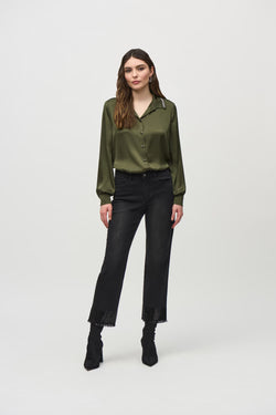 Jean noir 3/4 à finition déchirée Joseph Ribkoff 244948 – Style contemporain et touche décontractée chic pour la femme moderne, du quotidien aux sorties tendance