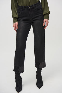 Jean noir 3/4 à finition déchirée Joseph Ribkoff 244948 – Style contemporain et touche décontractée chic pour la femme moderne, du quotidien aux sorties tendance