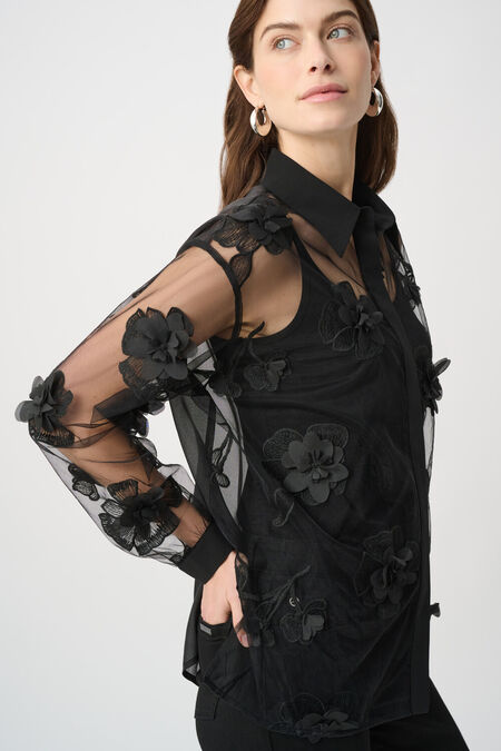 Chemise Organza Fleurs 3D Appliquées Joseph Ribkoff – Noir | SKU 264945 | Pour la femme qui fait de chaque sortie un moment d’exception | Cocktails, Soirées & Bureau luxe | Portée avec camisole intégrée ou rentrée dans un pantalon