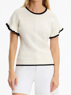Chandail tricot ajouré blanc à bordures noires et manches volantées – KE341 – Une pièce féminine et chic pour toutes les occasions – Léo & Ugo