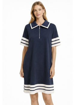 Robe en tricot léger – AER134 – Une silhouette nautique à enfiler sans hésiter – Taillée pour la femme qui conjugue allure et liberté – Du brunch ensoleillé au souper en ville