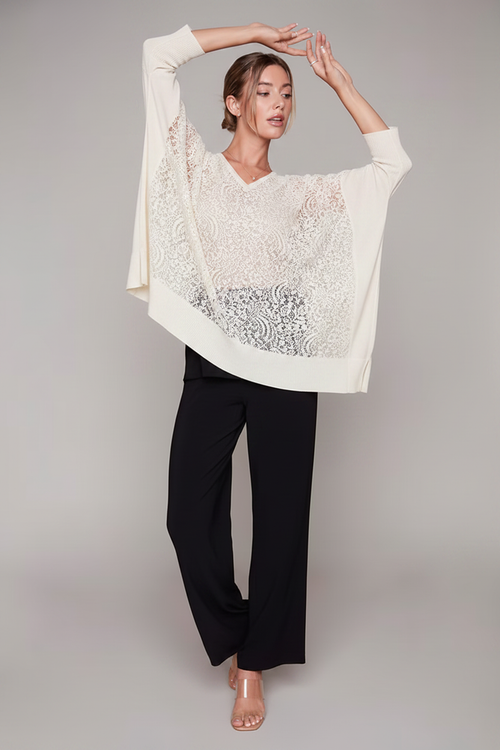 Haut Kimono Dentelle Noire Compli K (50187) — pour la femme qui entre dans une pièce et la remplit, qui le porte avec aisance et le choisit quand l’occasion mérite d’être à la hauteur
