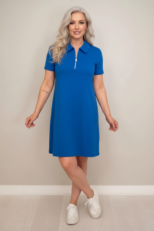 Robe bleue exacte - mannequin blonde