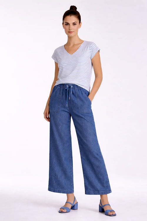 Pantalon Large Carelli t1003— pour la femme moderne qui l'enfile avec aisance, le porte avec élégance et le choisit pour toutes les occasions, du quotidien aux sorties chics